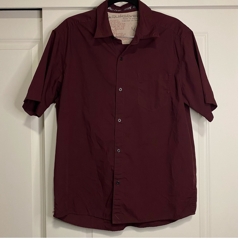 ⭐️ Quiksilver Button-Down Short Sleeve Shirt Maroon Men's Large Casual